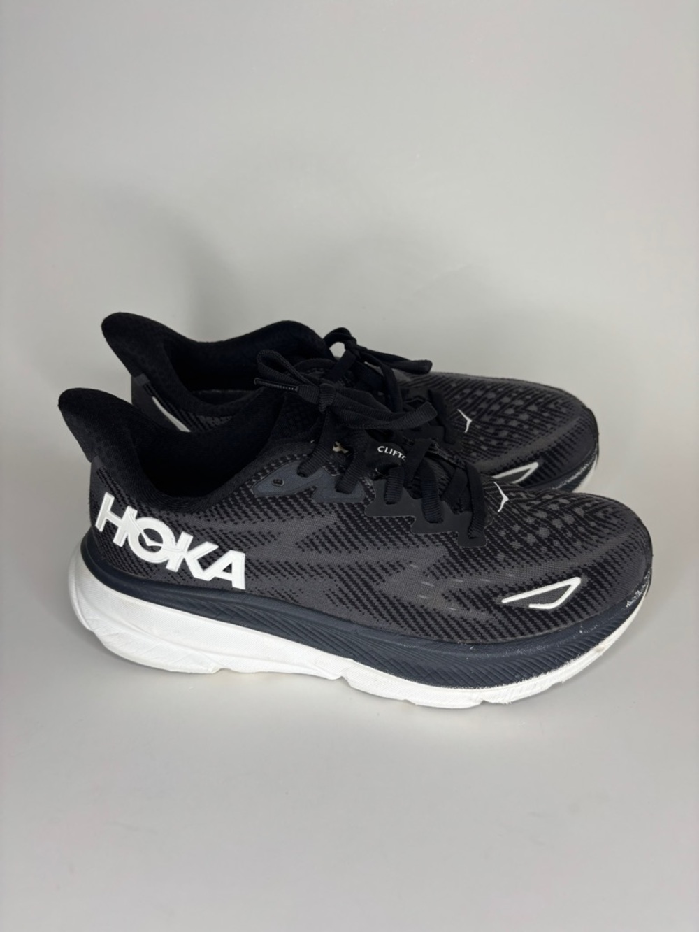 HOKA ONE ONE Clifton 9 Shoes Womens Size 7.5B Black Running Sneakers